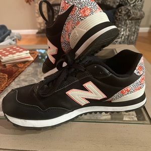 🎁New Balance 515 sneakers. Size 8 -comes with 2 FREE gifts with purchase🎁
